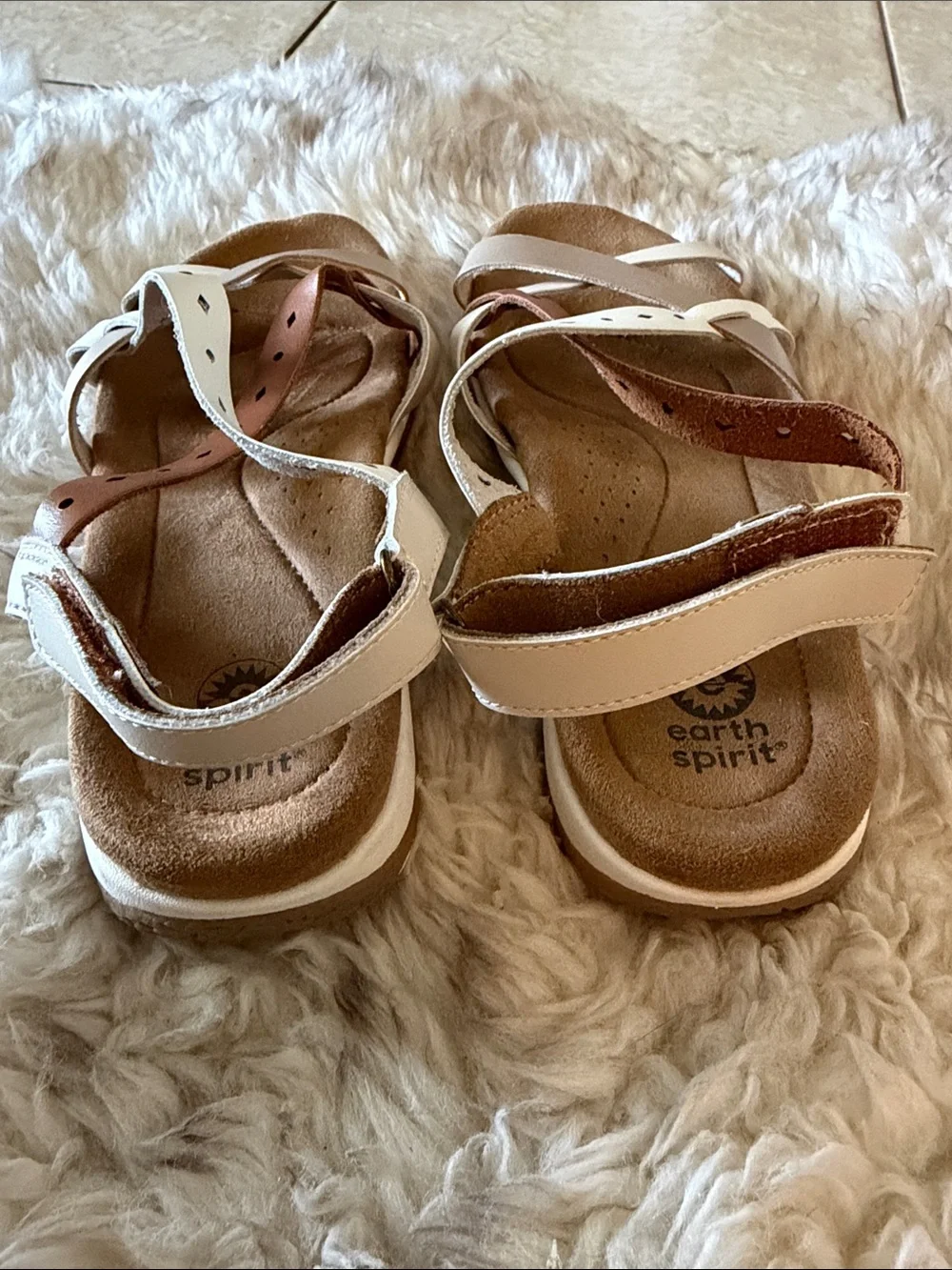 New earth cushioned Strappy Leather Sandal White Brown 8 hamptons classy slip on